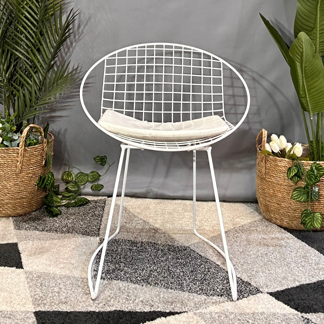 Silla nordico blanco estilo rejilla