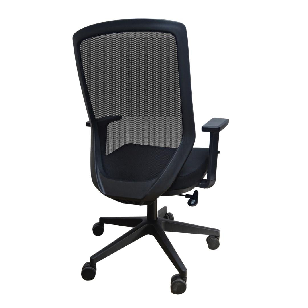 Silla de oficina Kleber brazos regulables sin apoyo lumbar