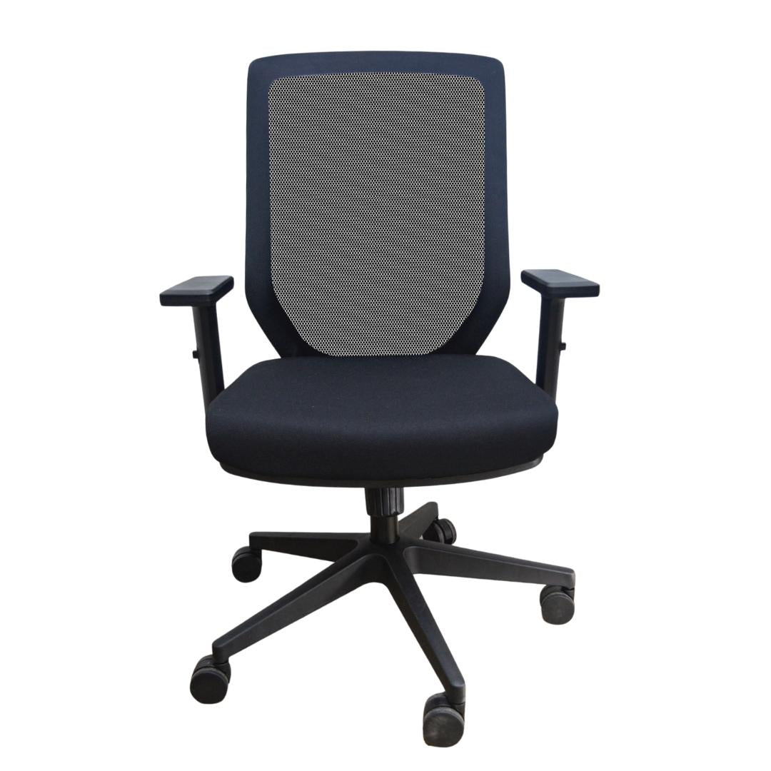 Silla de oficina Kleber brazos regulables sin apoyo lumbar